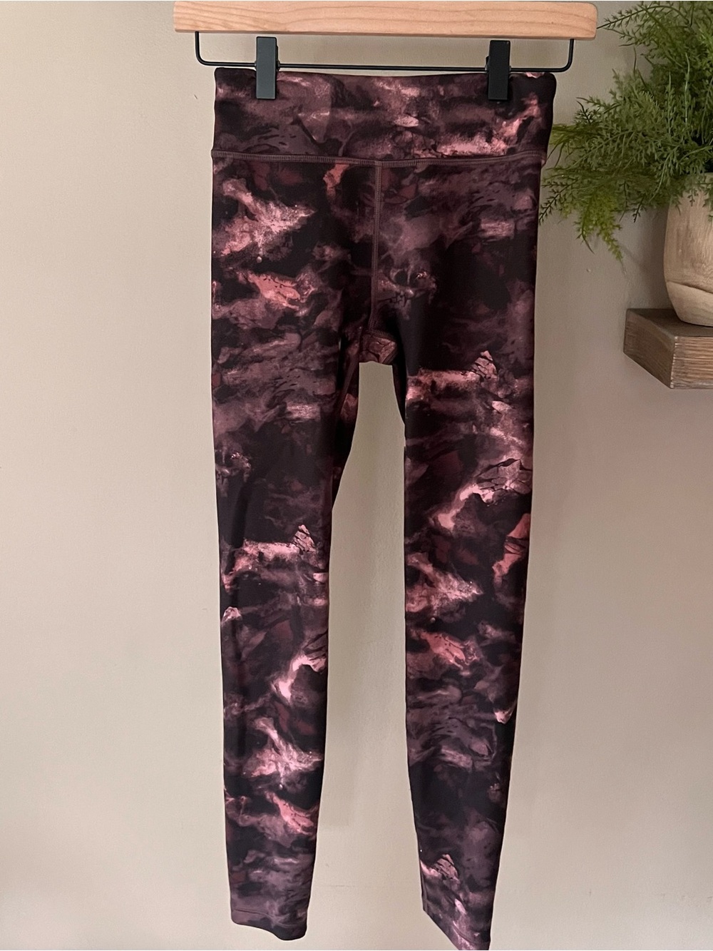 ATHLETA GIRL HIGH RISE PRINTED CHIT CHAT TIGHT LEGGING